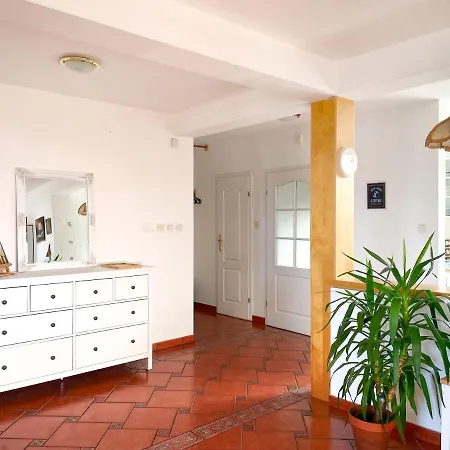 Duzy Apartament Z Ogrodkiem I Parkingiem By Noclegi Renters