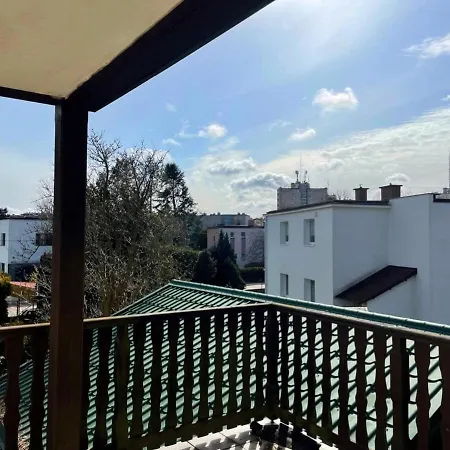 Duzy Apartament Z Ogrodkiem I Parkingiem By Noclegi Renters